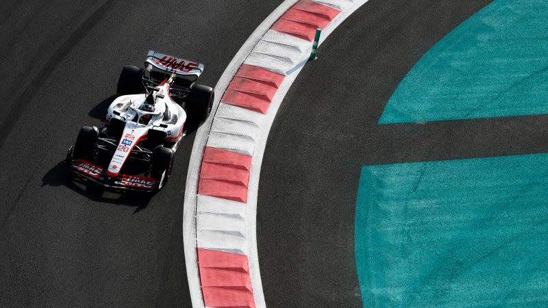 A photo of Kevin Magnussen racing in Miami. 