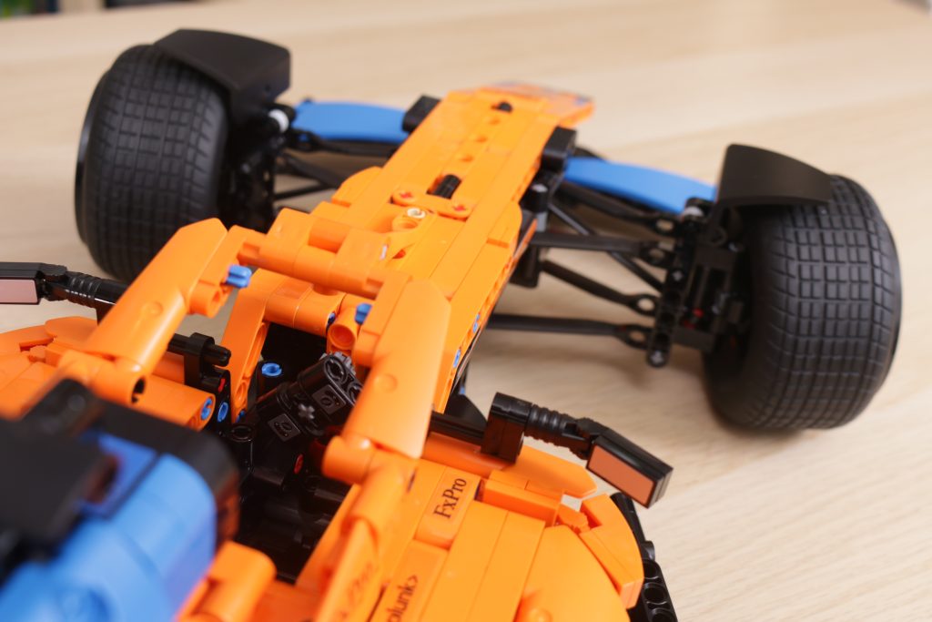 LEGO Technic 42141 McLaren Formula 1 Race Car review five things 5