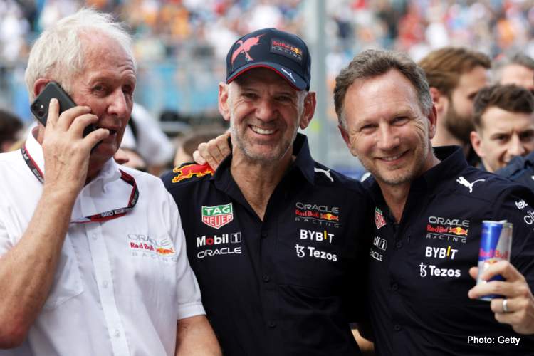 MIAMI, FLORIDA - MAY 08: Adrian Newey, the Chief Technical Officer of Red Bull Racing and Red Bull Racing Team Principal Christian Horner celebrate in parc ferme next to Red Bull Racing Team Consultant Dr Helmut Marko during the F1 Grand Prix of Miami at the Miami International Autodrome on May 08, 2022 in Miami, Florida.  (Photo by Mark Thompson/Getty Images)