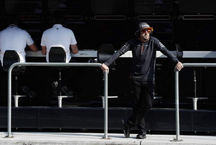 alonso pitwall