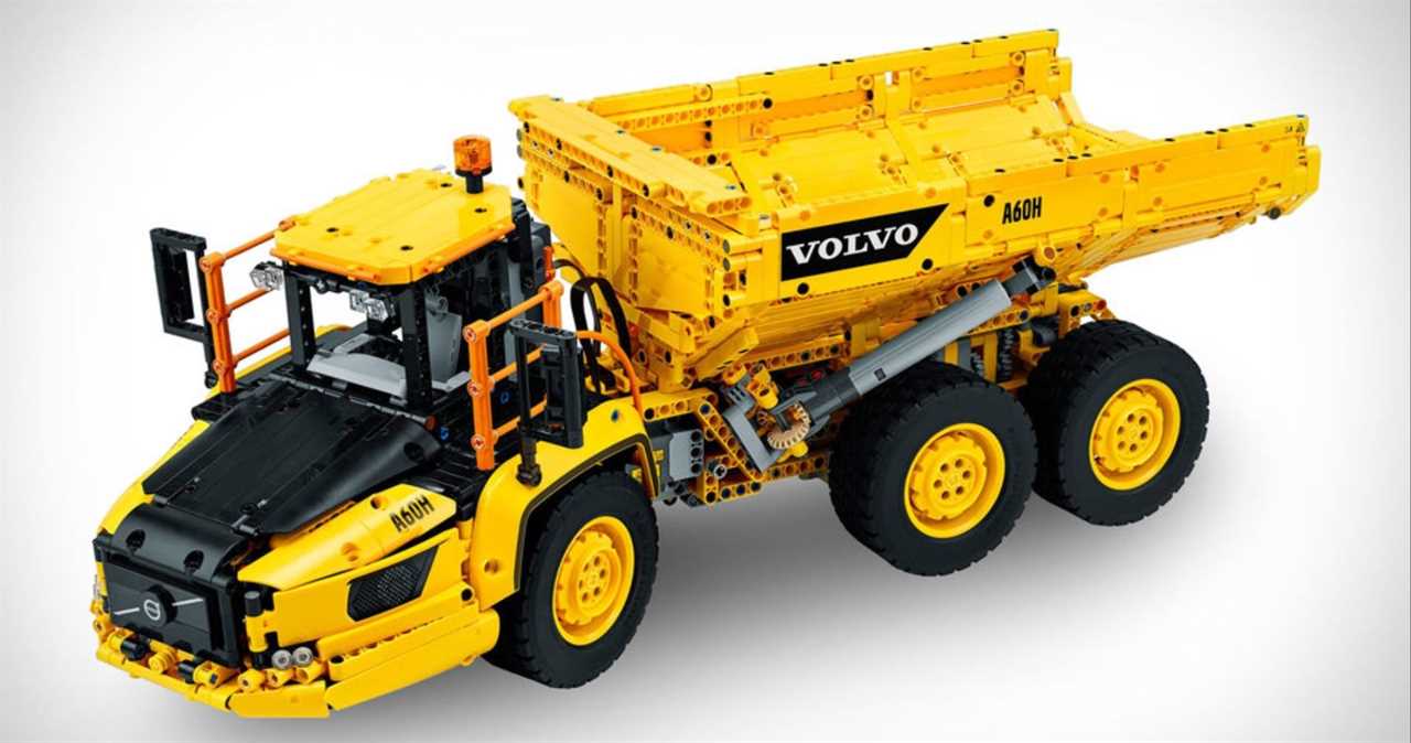 Lego Volvo Hauler Front Quarter View Top Down