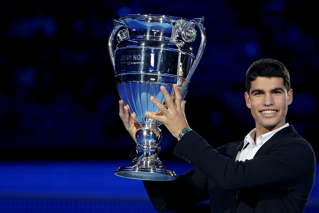 Carlos Alcaraz of Spain poses with the ATP Year End Number One Trophy at the ATP Finals in Turin, Italy, November 16, 2022. /CFP