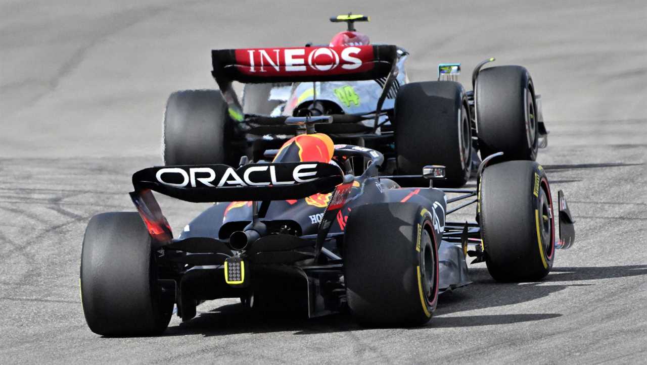 Max Verstappen chases down Lewis Hamilton for the lead. Austin October 2022