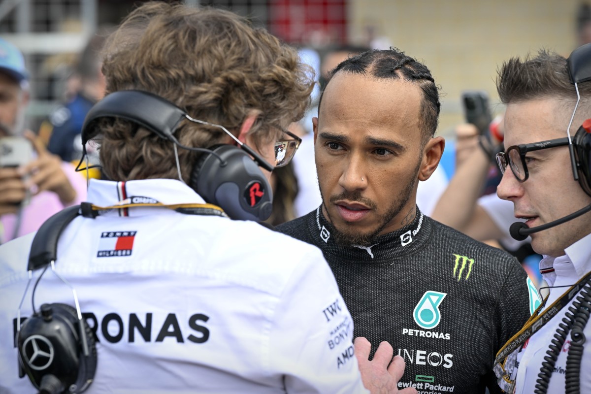 F1 News: Lewis Hamilton Addresses Dating Rumors - "Just Being A Gentleman" - F1 Briefings