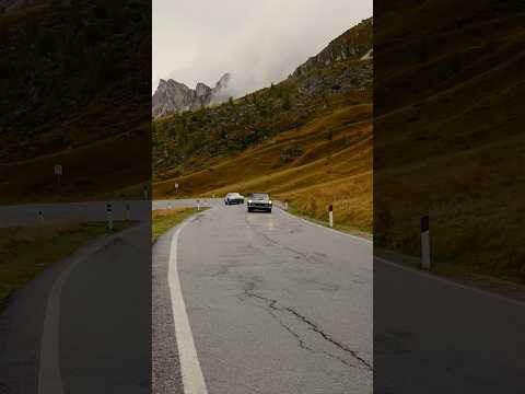 The #FerrariCavalcadeClassiche keeps centre stage in the Dolomites. #Ferrari
