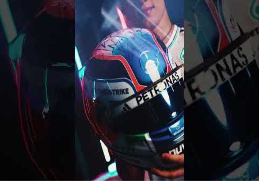 Bellissimo! Kimi's first F1 helmet 💚🤍❤️