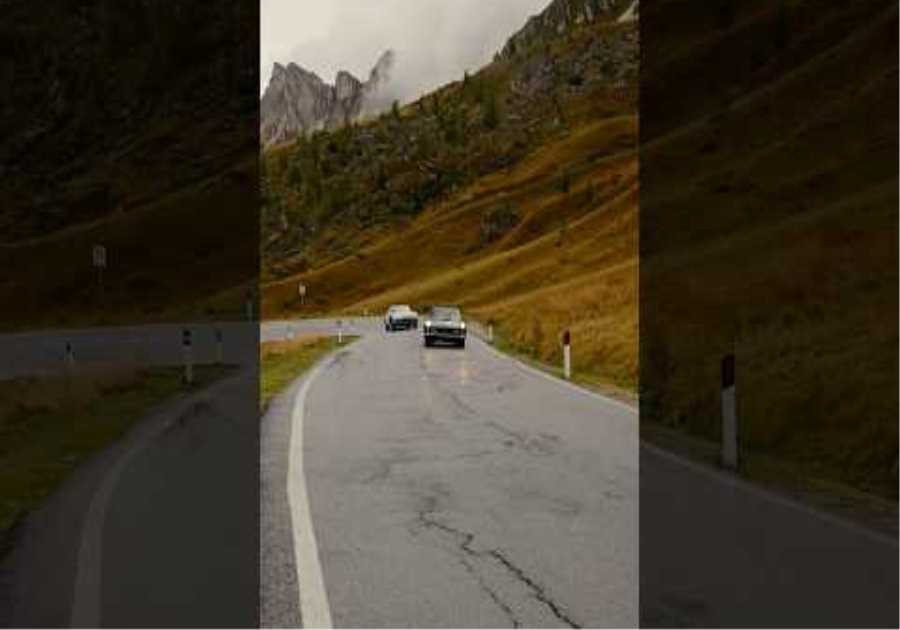 The #FerrariCavalcadeClassiche keeps centre stage in the Dolomites. #Ferrari