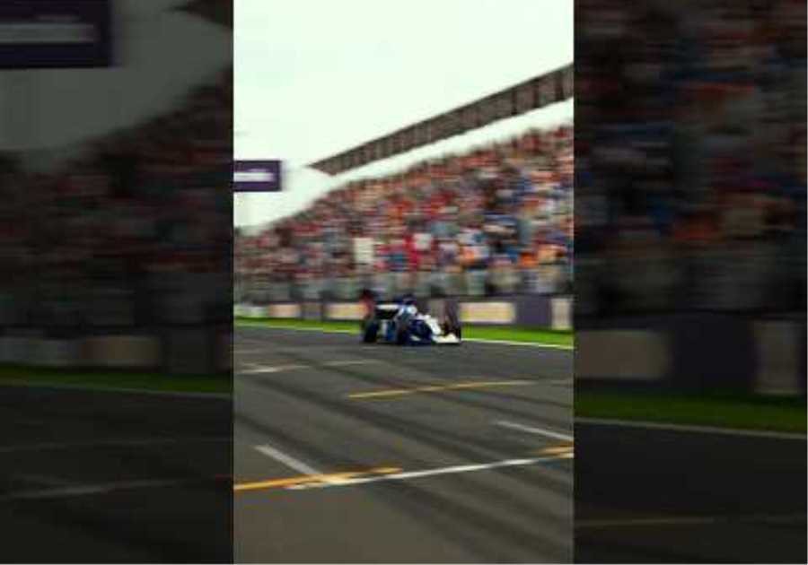 Valtteri Bottas drives a 1999 BAR around Albert Park!