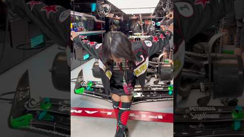 Rei Ami does George Russell’s T-pose for the fans #f1 #formula1 #mercedesf1