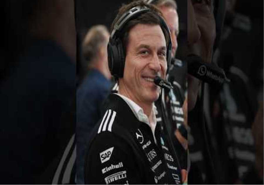 How the Team celebrated last Sunday in São Paulo 💚💛 #f1 #formula1 #mercedesf1