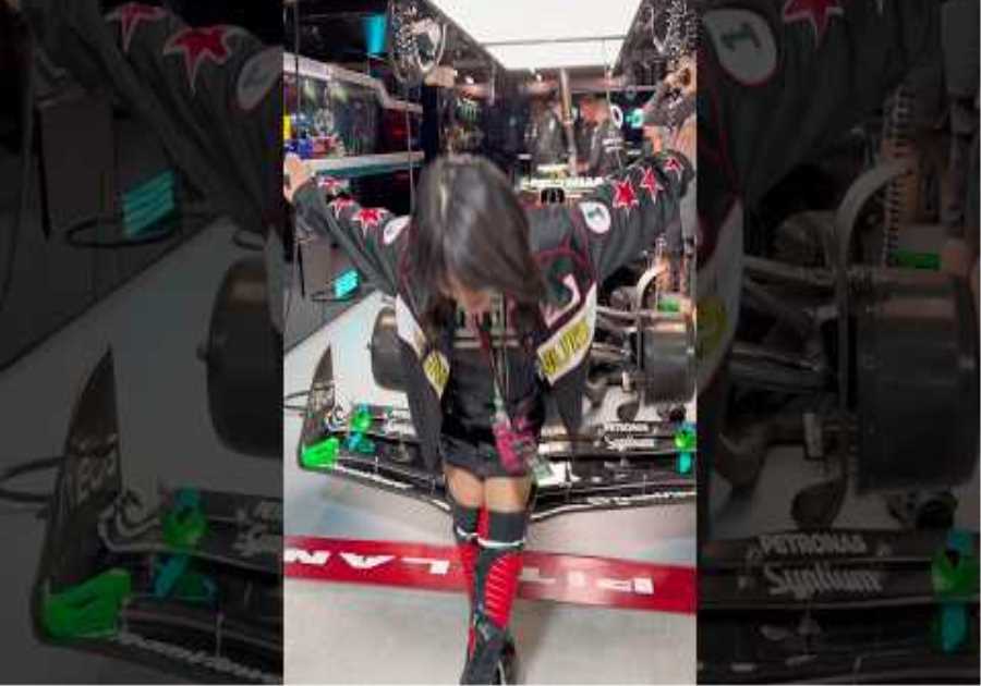 Rei Ami does George Russell’s T-pose for the fans #f1 #formula1 #mercedesf1