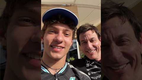 Toto and Kimi wish George a Happy Birthday 🥳😂 #f1 #georgerussell #mercedesf1