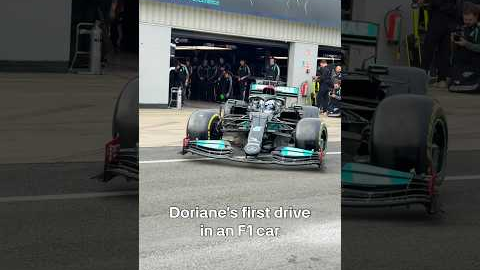 Doriane drives an F1 car for the first time! 😍😍 #f1 #formula1 #mercedesf1