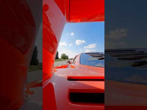 A front-row seat in the #FerrariF40 at #FerrariCavalcadeClassiche. #Ferrari #FerrariClassiche