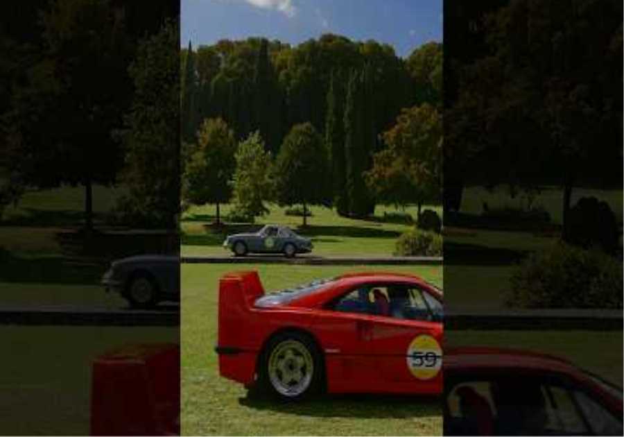 This parade means only one thing: the #FerrariCavalcadeClassiche is on! #Ferrari #FerrariClassiche