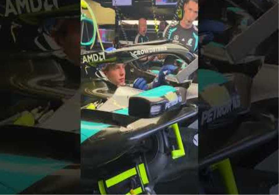 Kimi knows how to make a fans day 🥹 #f1 #mercedesf1 #kimiantonelli