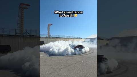 Doughnuts for brekkie in Austin 🇺🇸 #f1shorts #mercedesf1 #georgerussell