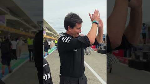 The Boss wasn't going to miss a chance to give back to our fans 🫶 #mercedesf1 #totowolff #f1shorts