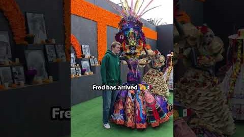 Nice outfit, Fred! 🇲🇽😉 #mercedesf1 #fredvesti #mexicogp