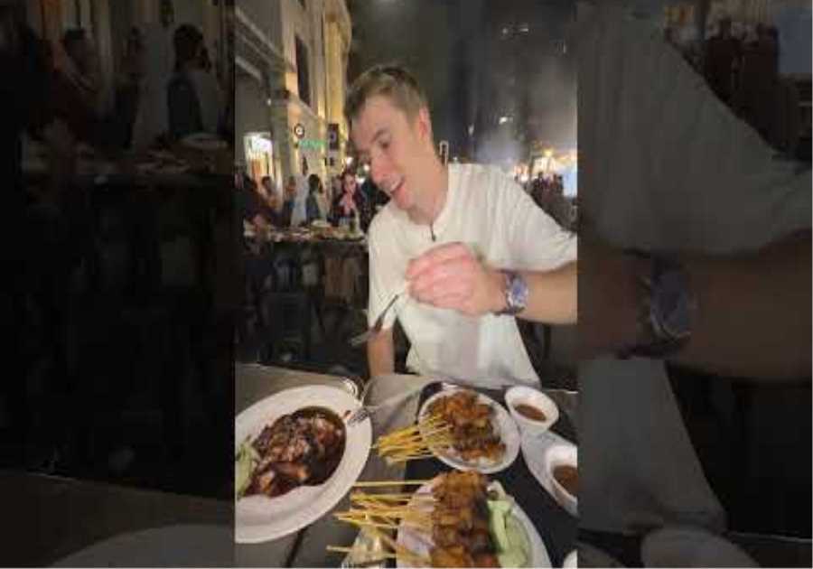 Hitting up Singapore for some tasty street food with Fred 😋🇸🇬 #mercedesf1 #f1 #foodie