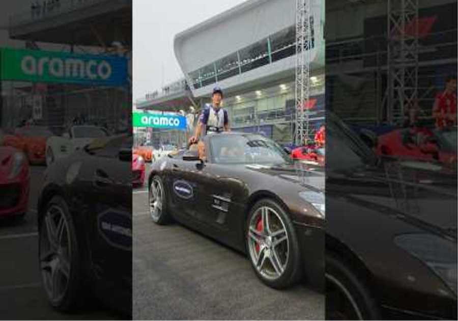 Come with us to drivers' parade 🙌😁 #f1shorts #f1 #mercedesf1 #kimiantonelli